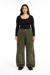 Plus Size Glitter-Accent Wide-Leg Cargo Pants - Forever 21