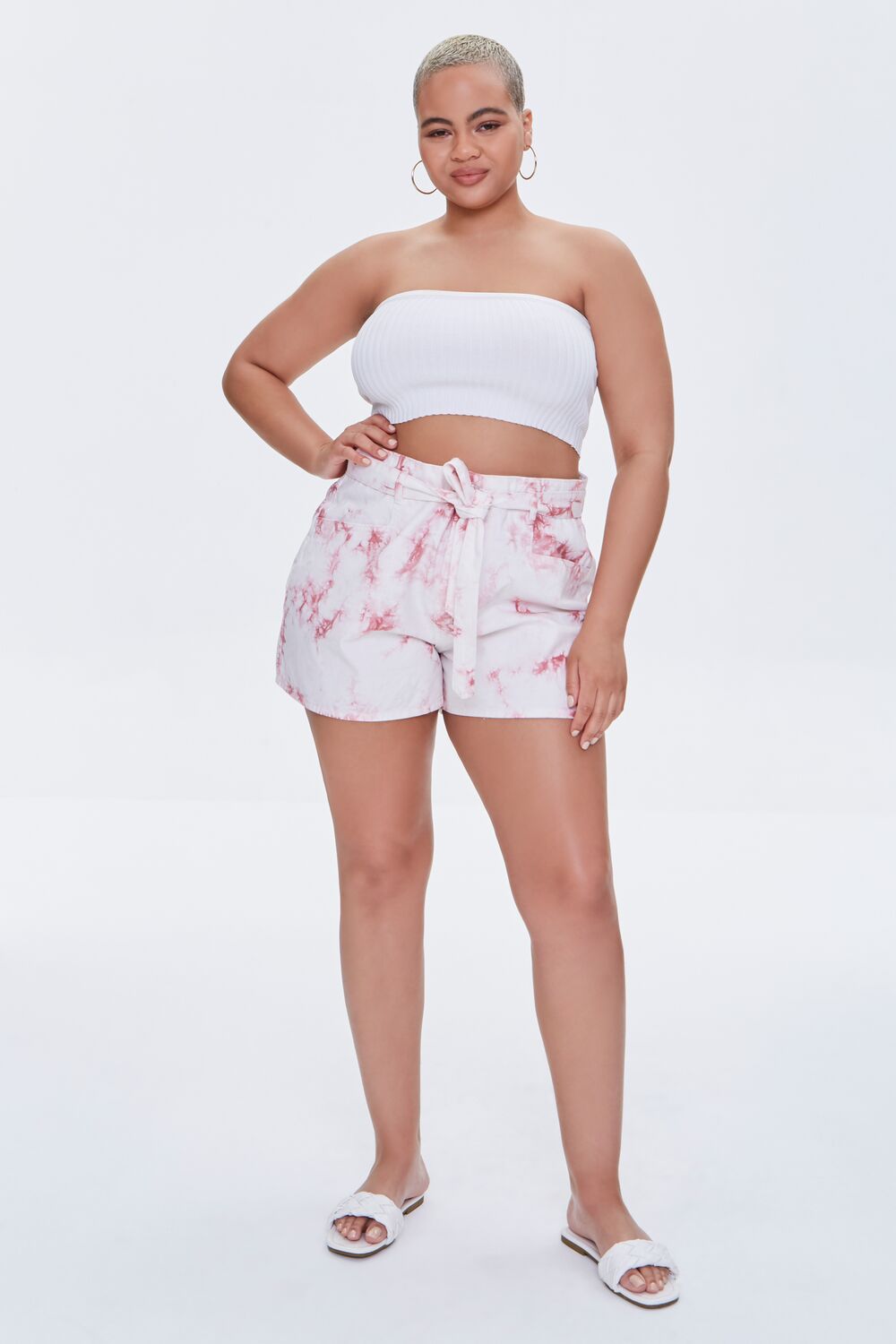 Plus Size Belted Tie-Dye Shorts - Forever 21
