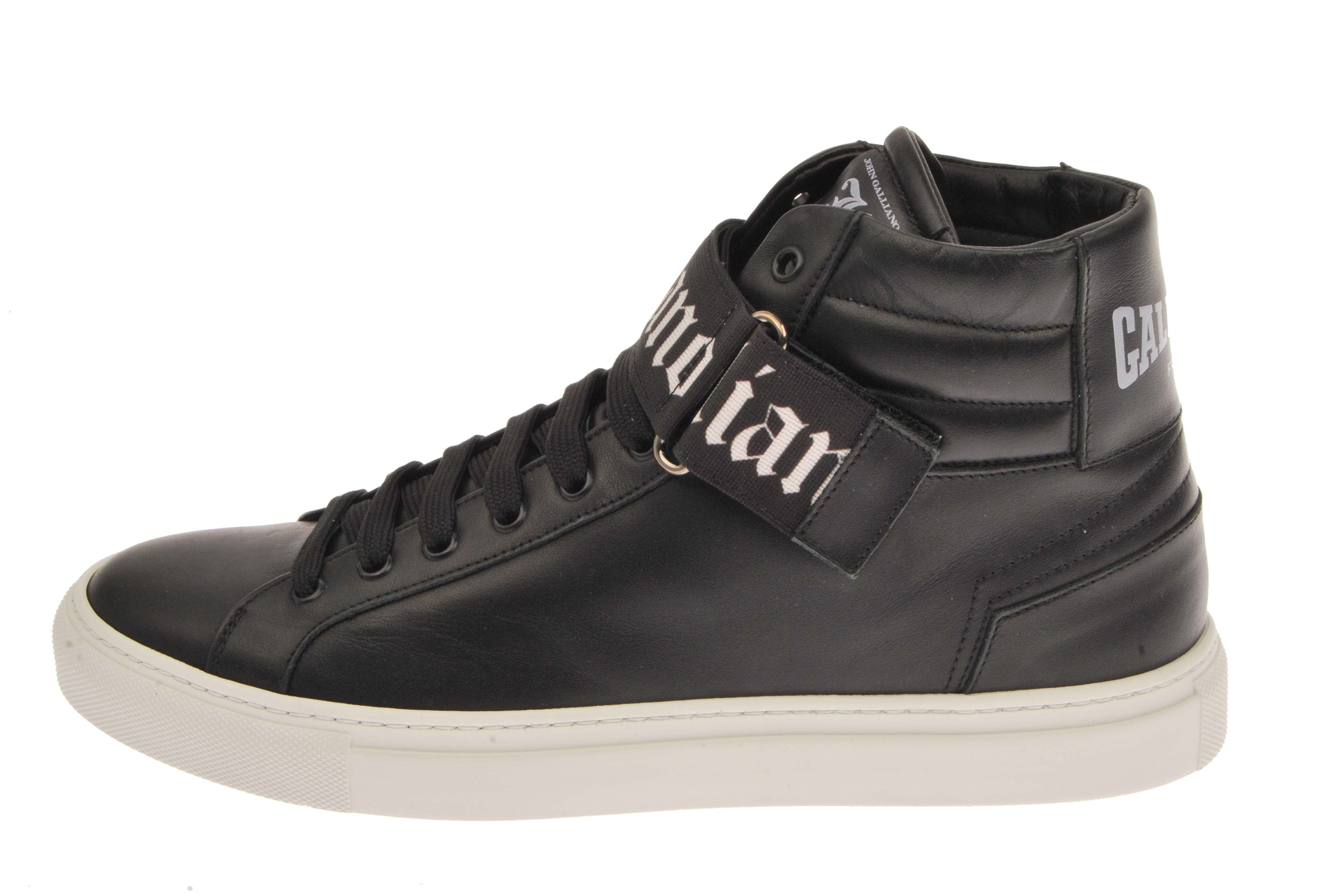 Leather High Top with Embroidered Strap - Forever 21
